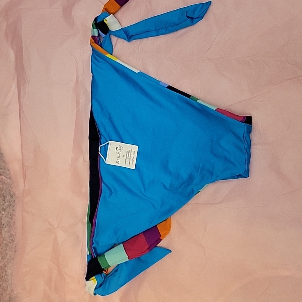 BEACH JOY 2-PC BIKINI ๐๐ SET SIZE M - Picture 14 of 16